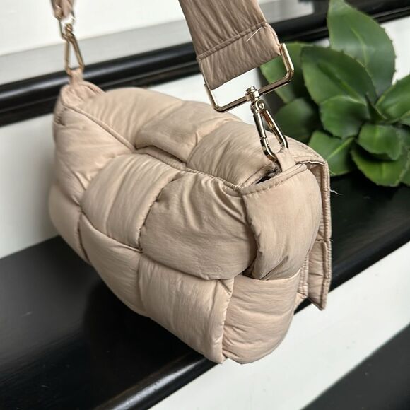New puffer crossbody shoulder handbag purse neutral designer-look tan gold-tone - Picture 6 of 14